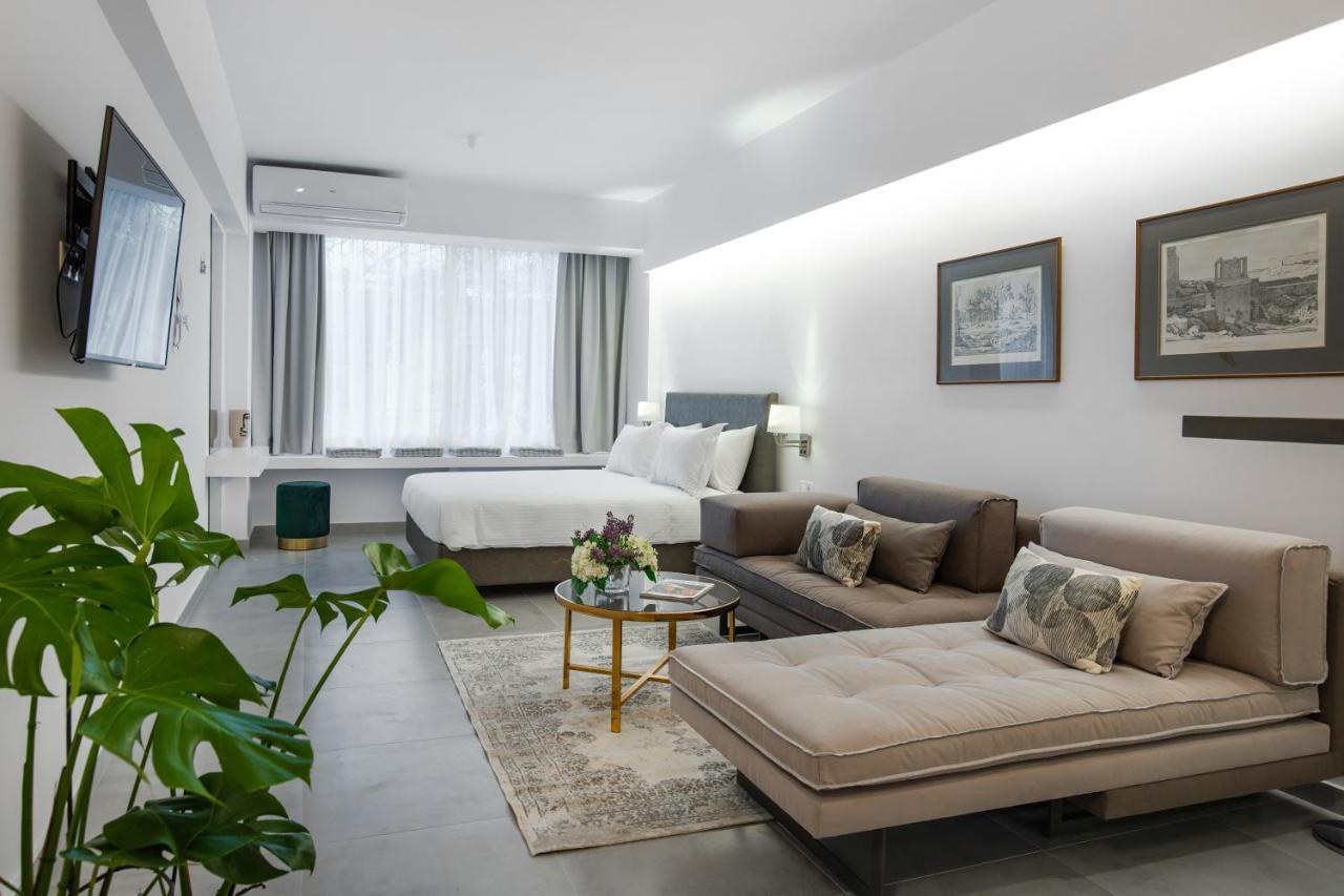 The Square Six Apartment Athena Bagian luar foto